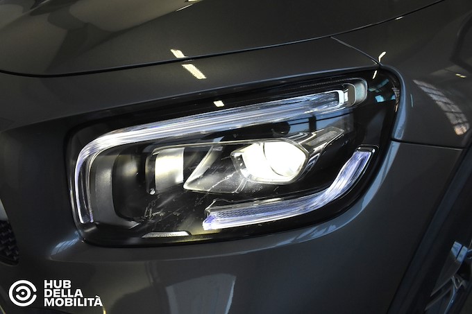 MERCEDES-BENZ GLB 200 d Automatic Premium